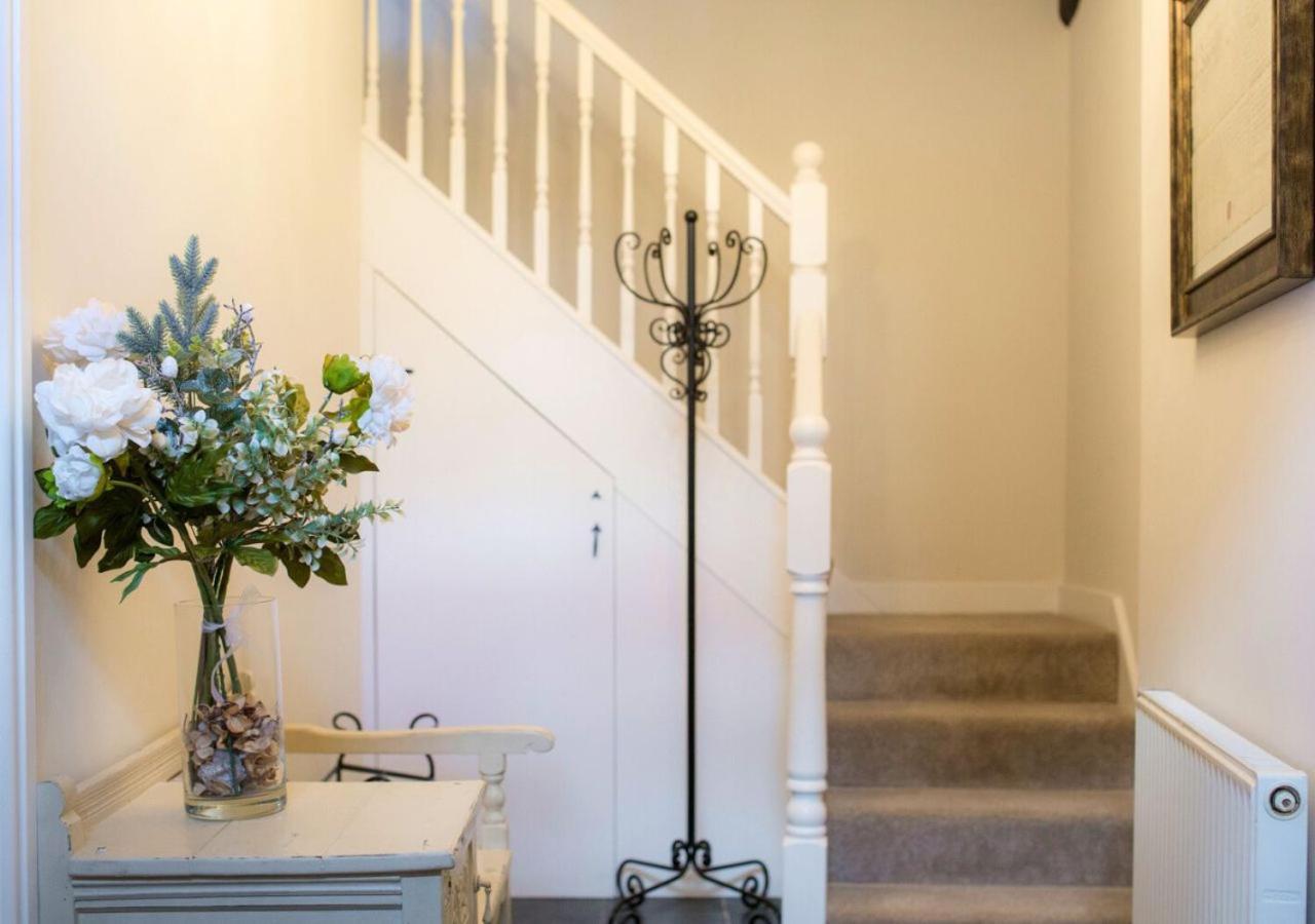Charming 2 Bed House In Tewkesbury Centre Villa Exteriör bild