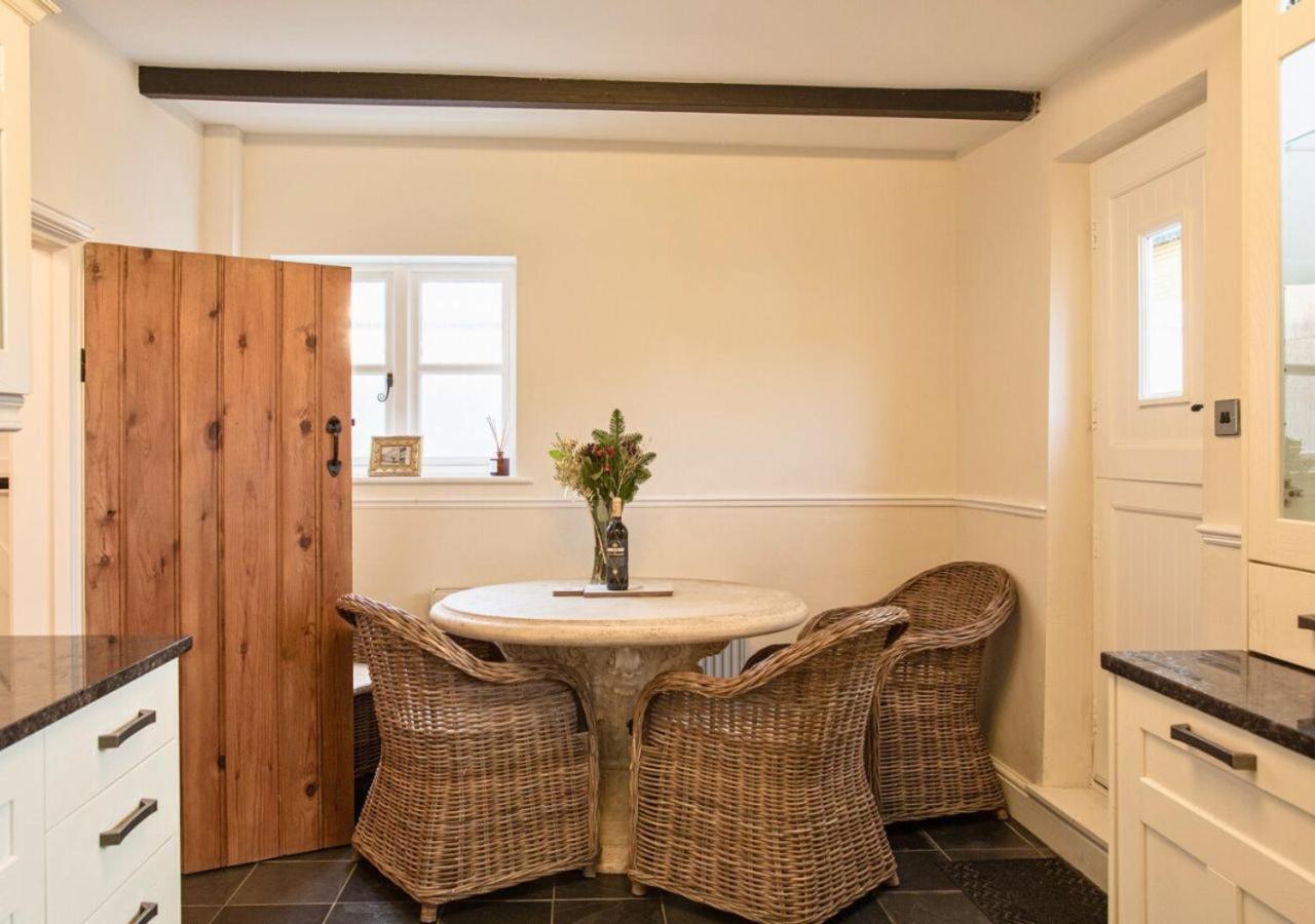 Charming 2 Bed House In Tewkesbury Centre Villa Exteriör bild